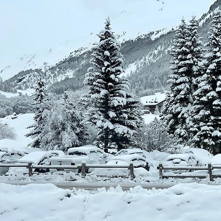Les Barmettes Appart Renove Avec Vue, Parking Et Skis Aux Pieds Val-d'Isere Luaran gambar